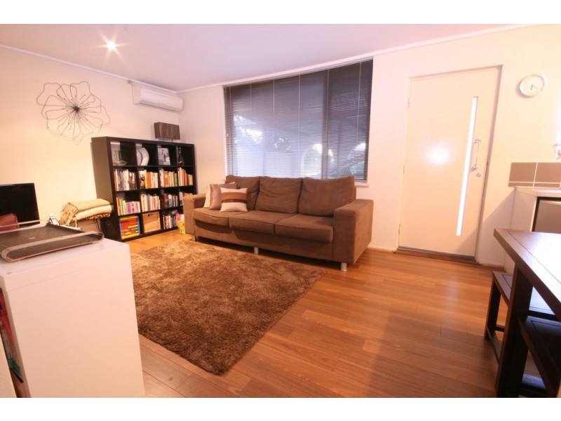 17 Heard Way, Glendalough WA 6016