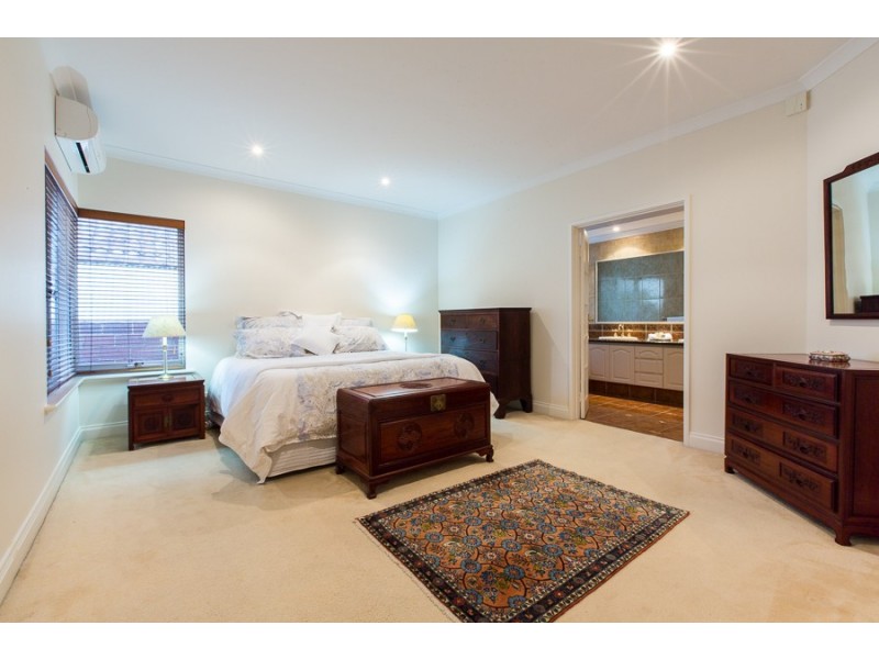 38 Minora Road, Dalkeith WA 6009