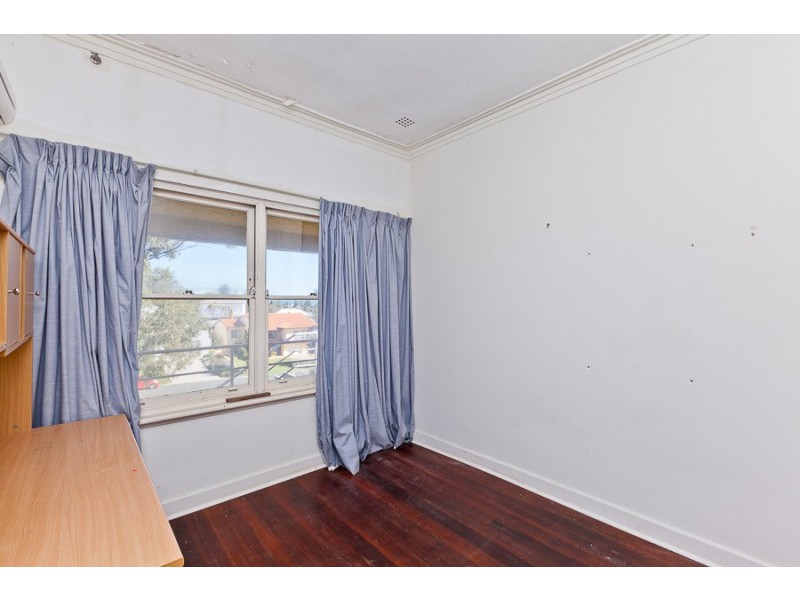 8 Lowanna Way, City Beach WA 6015