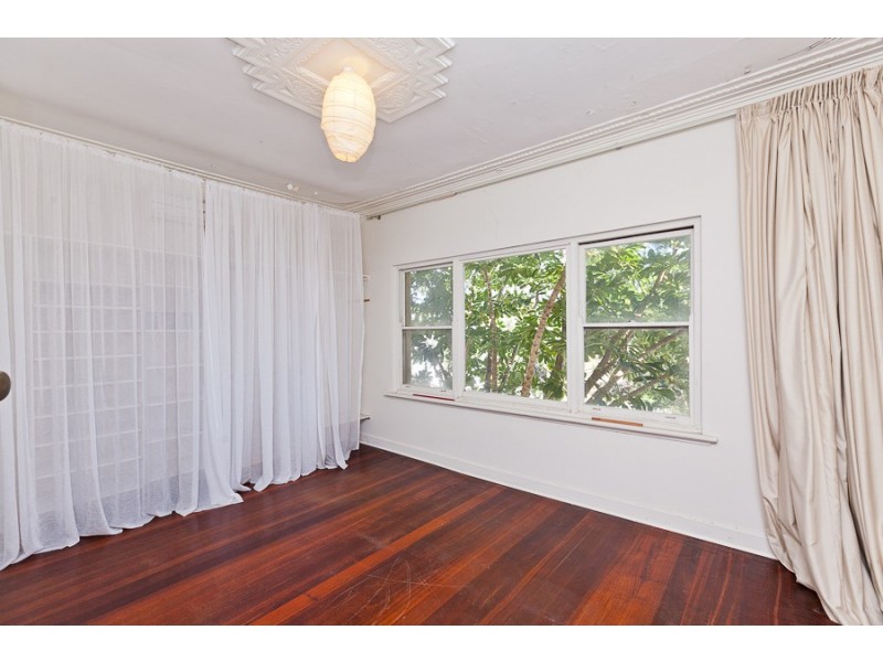 8 Lowanna Way, City Beach WA 6015