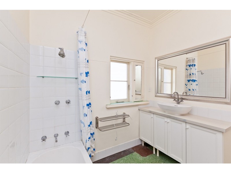 8 Lowanna Way, City Beach WA 6015