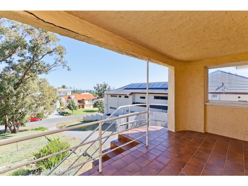 8 Lowanna Way, City Beach WA 6015