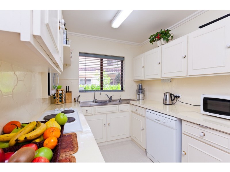 2/11 Wingfield Avenue, Crawley WA 6009