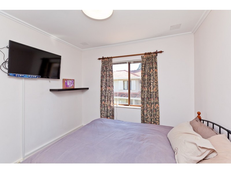 2/11 Wingfield Avenue, Crawley WA 6009