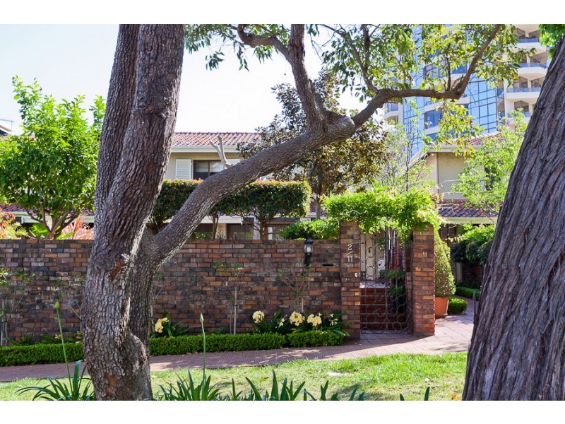 2/11 Wingfield Avenue, Crawley WA 6009