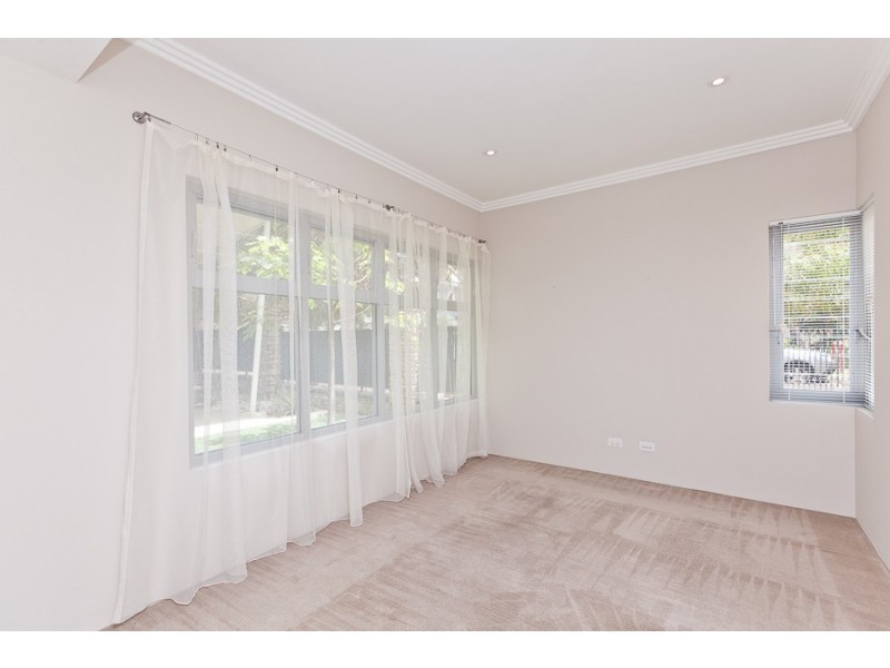 13 Pinnata Mews, Churchlands WA 6018