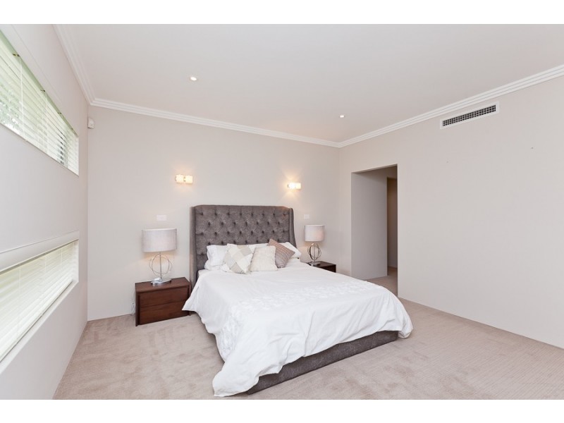 13 Pinnata Mews, Churchlands WA 6018