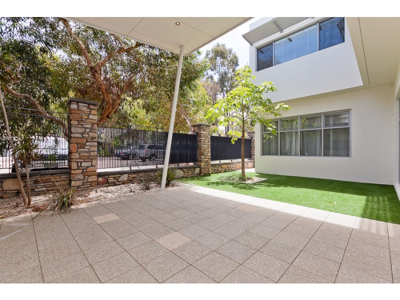 13 Pinnata Mews, Churchlands WA 6018