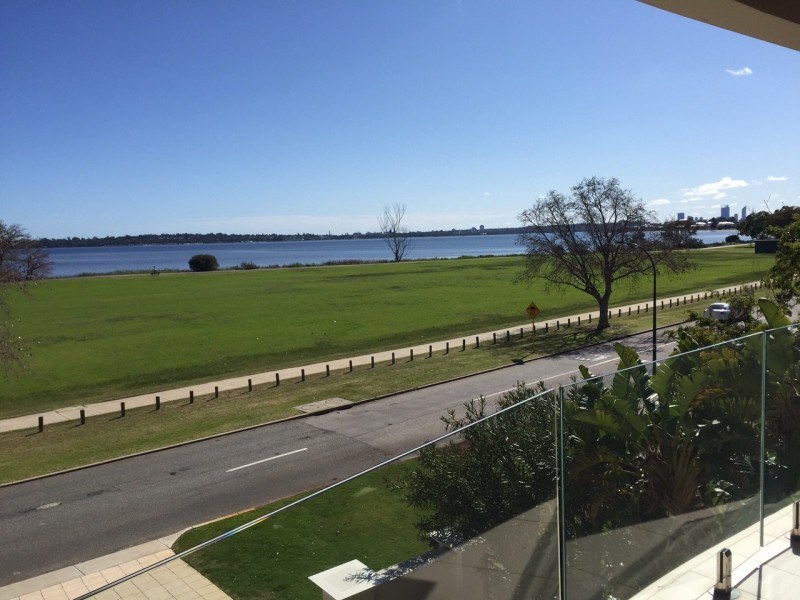 33 Dunkley Avenue, Applecross WA 6153