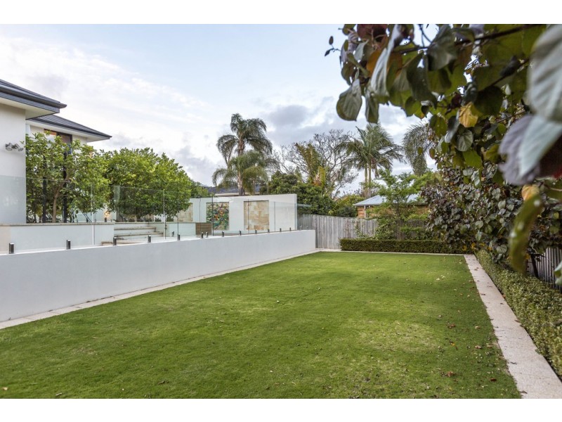 33 Dunkley Avenue, Applecross WA 6153