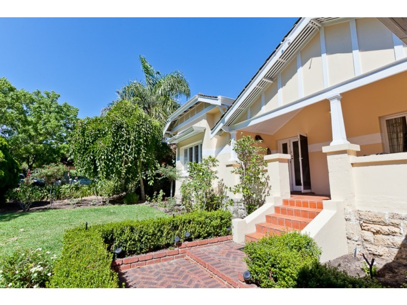 31 Waroonga Road, Nedlands WA 6009