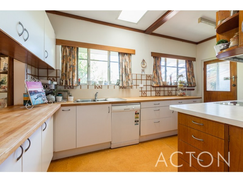1 Robert Street, Dalkeith WA 6009