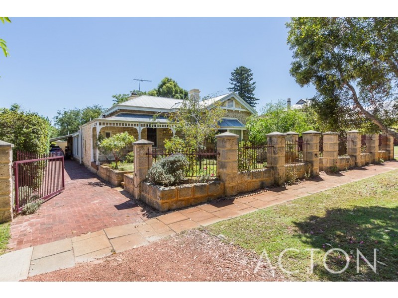 9 Fraser Street, Swanbourne WA 6010