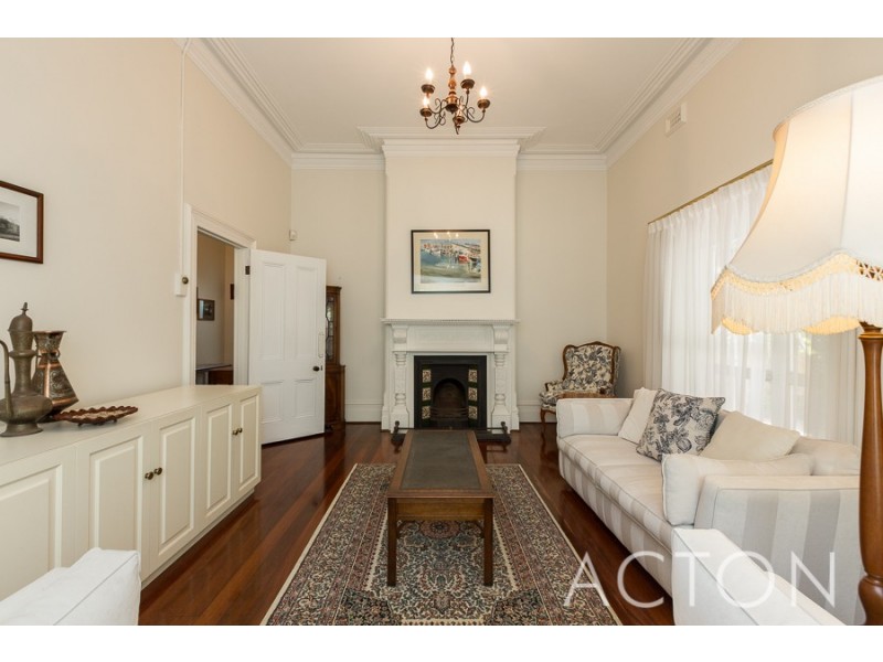 9 Fraser Street, Swanbourne WA 6010