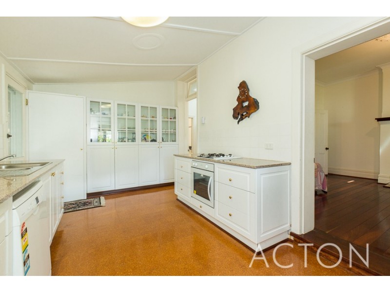 9 Fraser Street, Swanbourne WA 6010