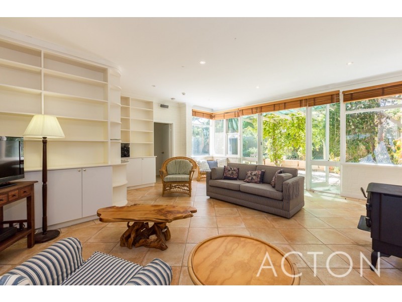 9 Fraser Street, Swanbourne WA 6010