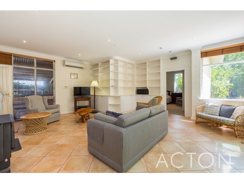 9 Fraser Street, Swanbourne WA 6010