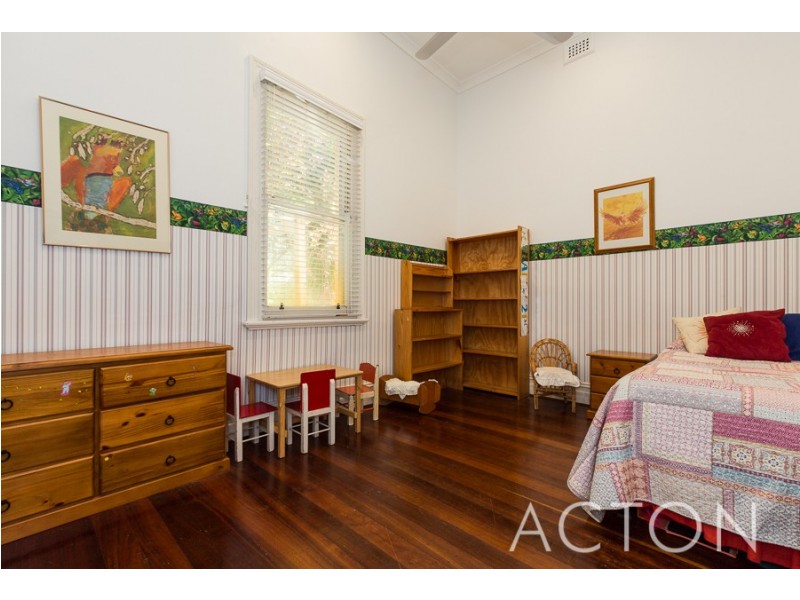 9 Fraser Street, Swanbourne WA 6010