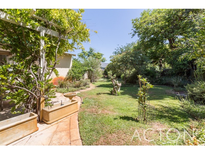 9 Fraser Street, Swanbourne WA 6010