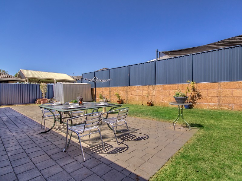 4 Peach Way, Byford WA 6122