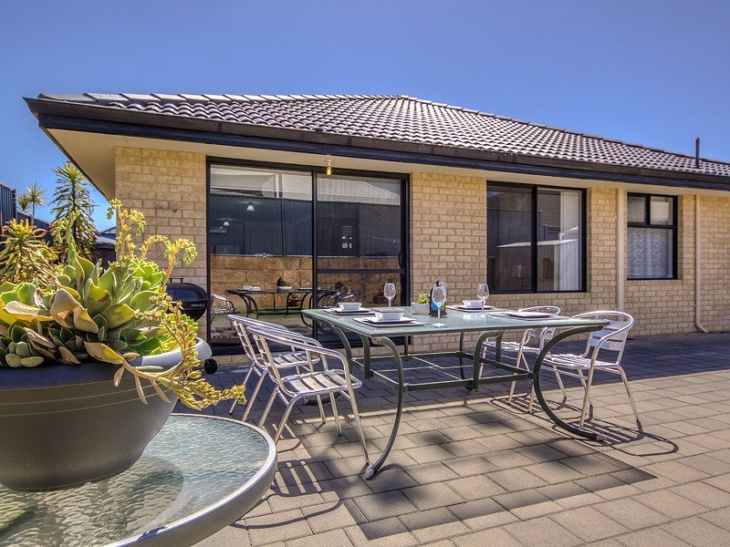 4 Peach Way, Byford WA 6122