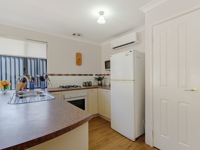 4 Peach Way, Byford WA 6122