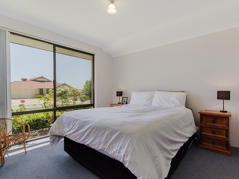 4 Peach Way, Byford WA 6122