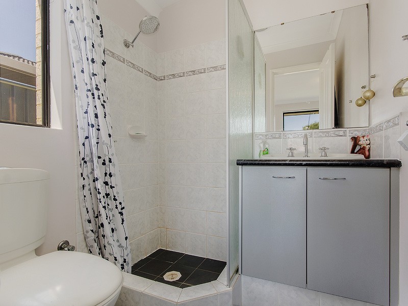 4 Peach Way, Byford WA 6122