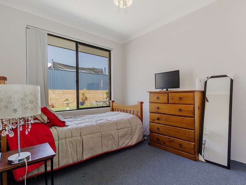 4 Peach Way, Byford WA 6122