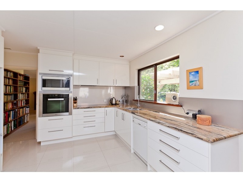 8 Robert Street, Dalkeith WA 6009