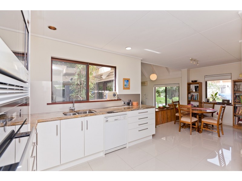 8 Robert Street, Dalkeith WA 6009