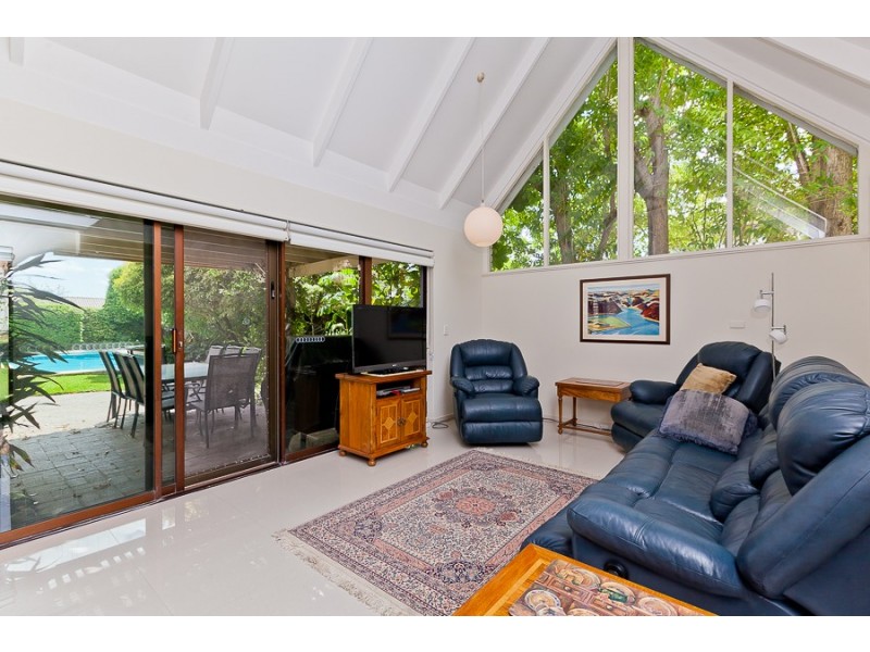 8 Robert Street, Dalkeith WA 6009