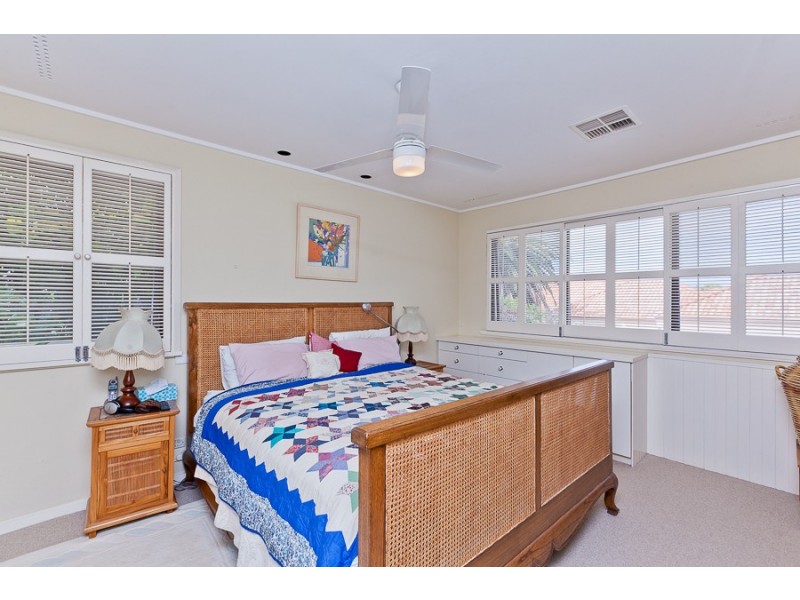 8 Robert Street, Dalkeith WA 6009