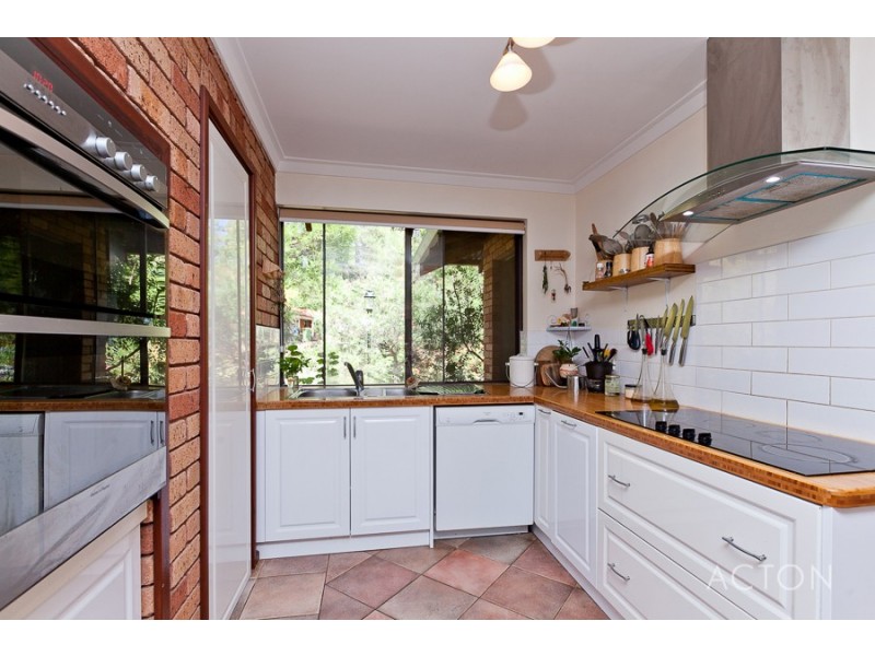 25 Manjiri Drive, Glen Forrest WA 6071