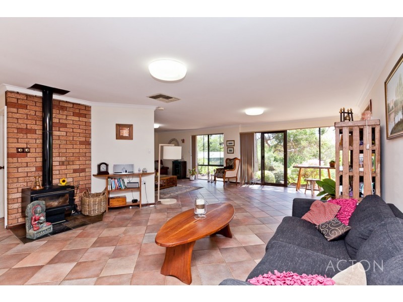 25 Manjiri Drive, Glen Forrest WA 6071