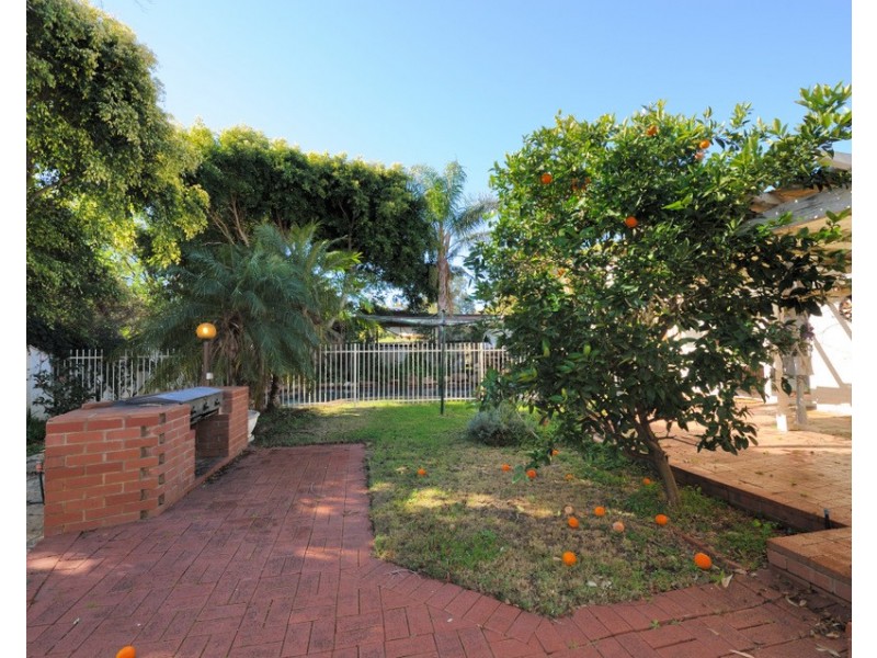 22 Genesta Crescent, Dalkeith WA 6009