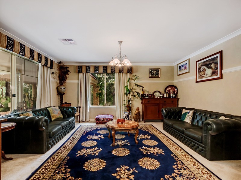 24 Raeburn Road, Roleystone WA 6111