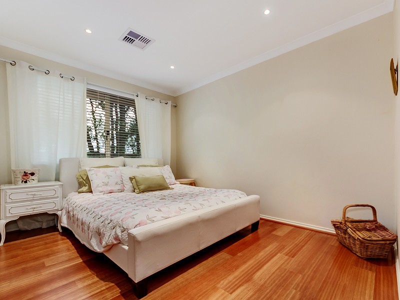 24 Raeburn Road, Roleystone WA 6111