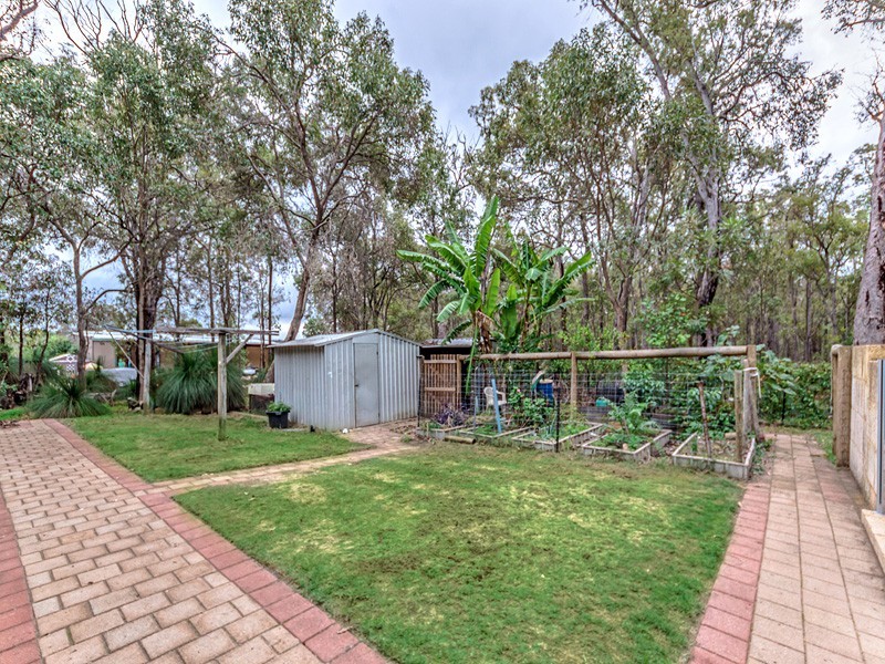 24 Raeburn Road, Roleystone WA 6111