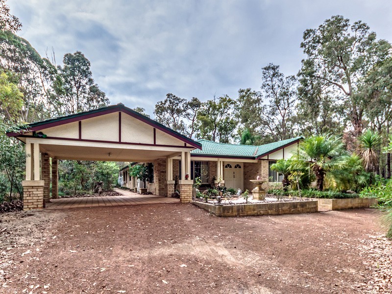 24 Raeburn Road, Roleystone WA 6111