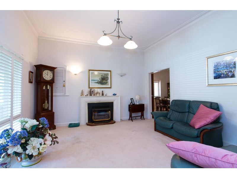 23 Waratah Avenue, Dalkeith WA 6009