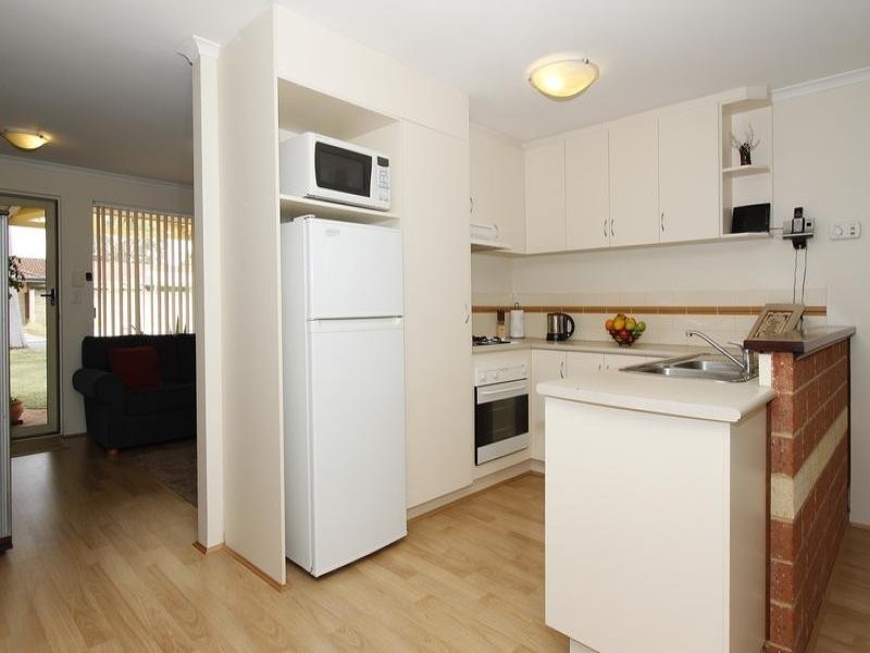 2/20 Wyong Road, Bentley WA 6102