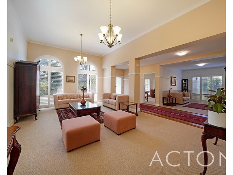 11 Charles Lane, Mount Claremont WA 6010