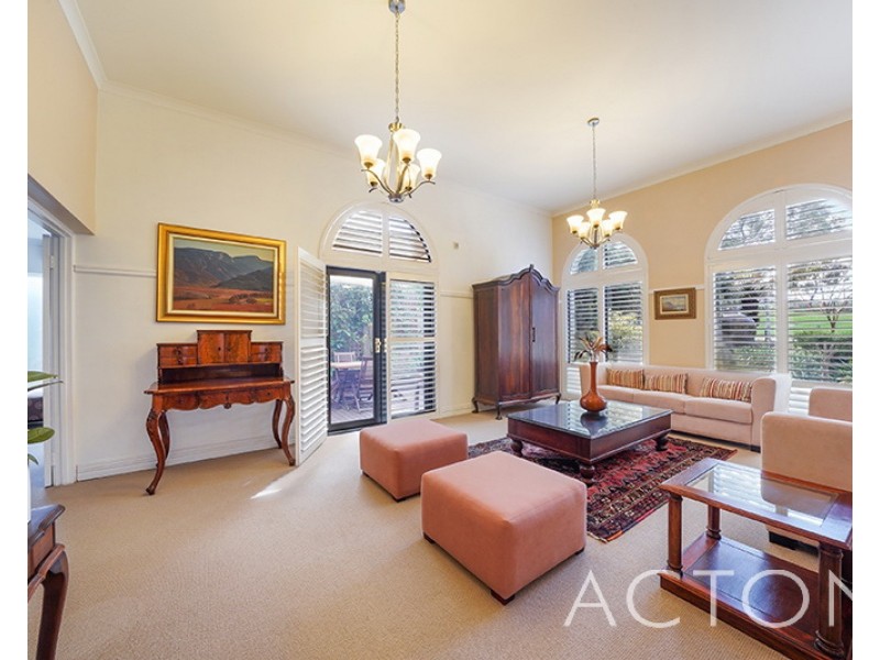 11 Charles Lane, Mount Claremont WA 6010