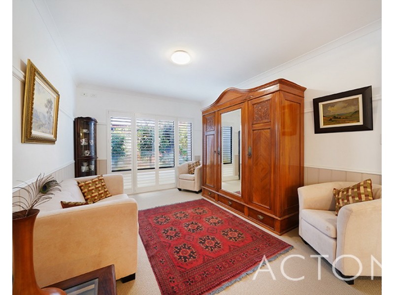 11 Charles Lane, Mount Claremont WA 6010