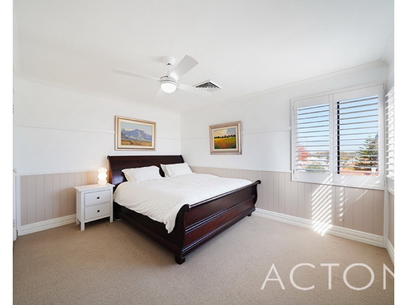 11 Charles Lane, Mount Claremont WA 6010