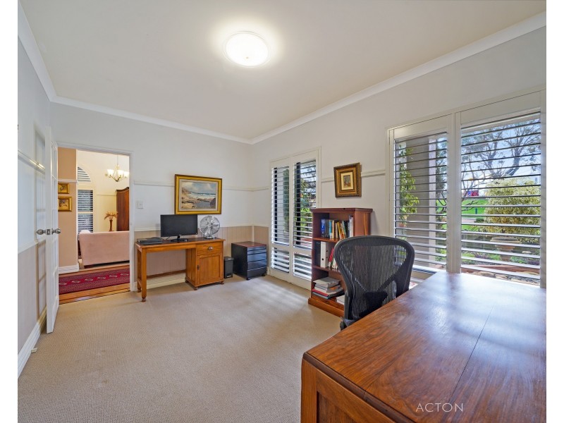 11 Charles Lane, Mount Claremont WA 6010