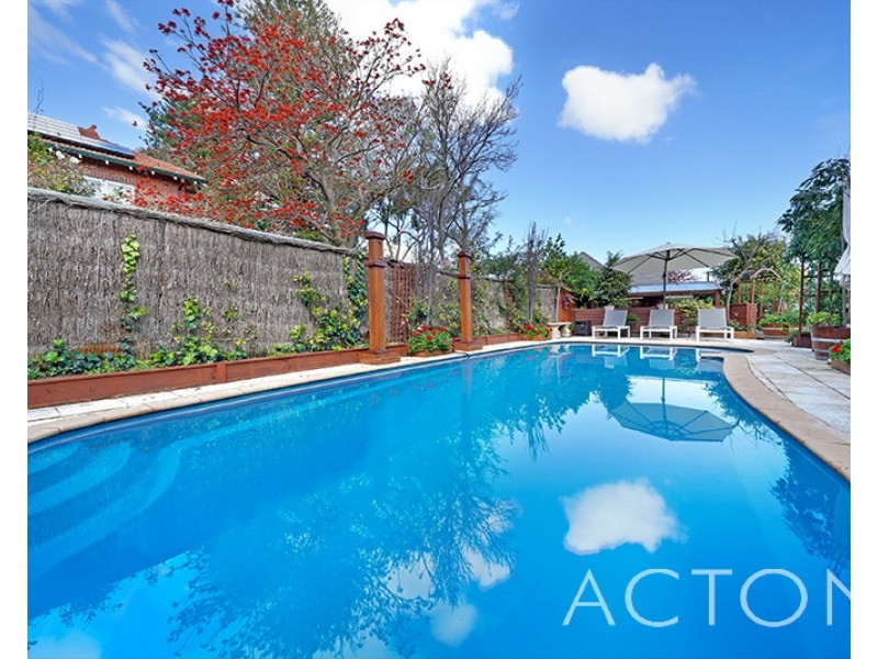 11 Charles Lane, Mount Claremont WA 6010