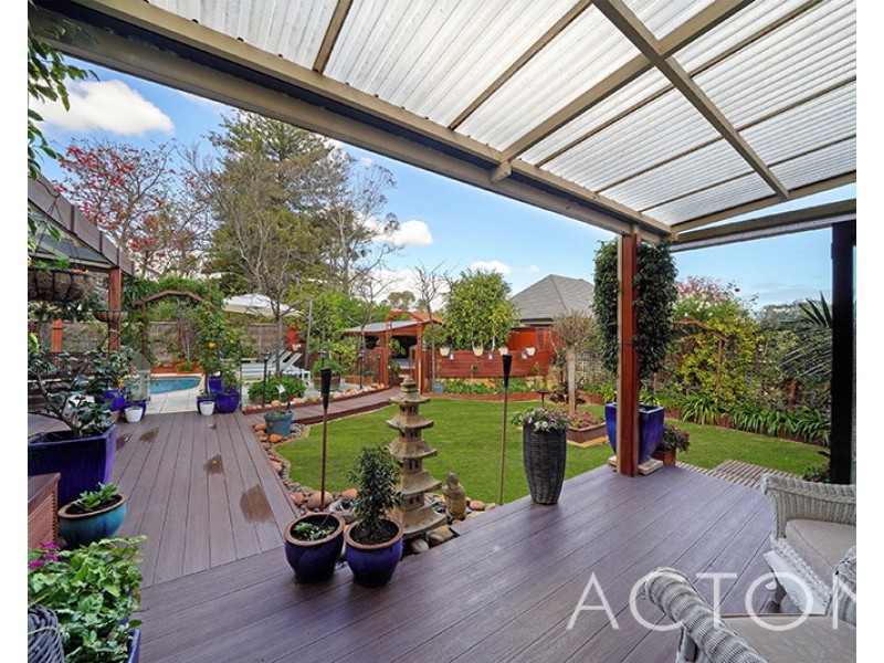 11 Charles Lane, Mount Claremont WA 6010