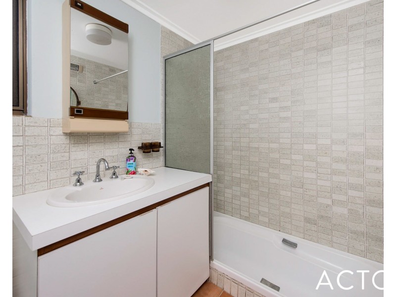 14 Wilsmore Street, Daglish WA 6008
